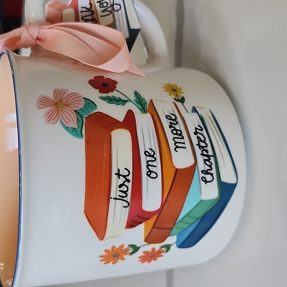 Charming Book Lover's Mug with Peach Ribbon *Last one*🎉☕️